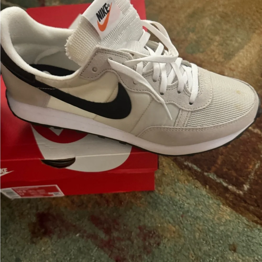 Nike Men's Challenger OG Cream/Black Sneakers for sale size 10.5 - Picture 6 of 7